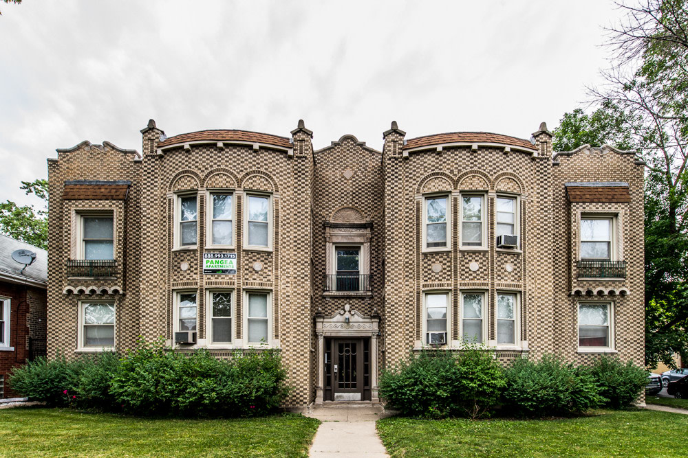 7955 S Calumet Ave Image 2