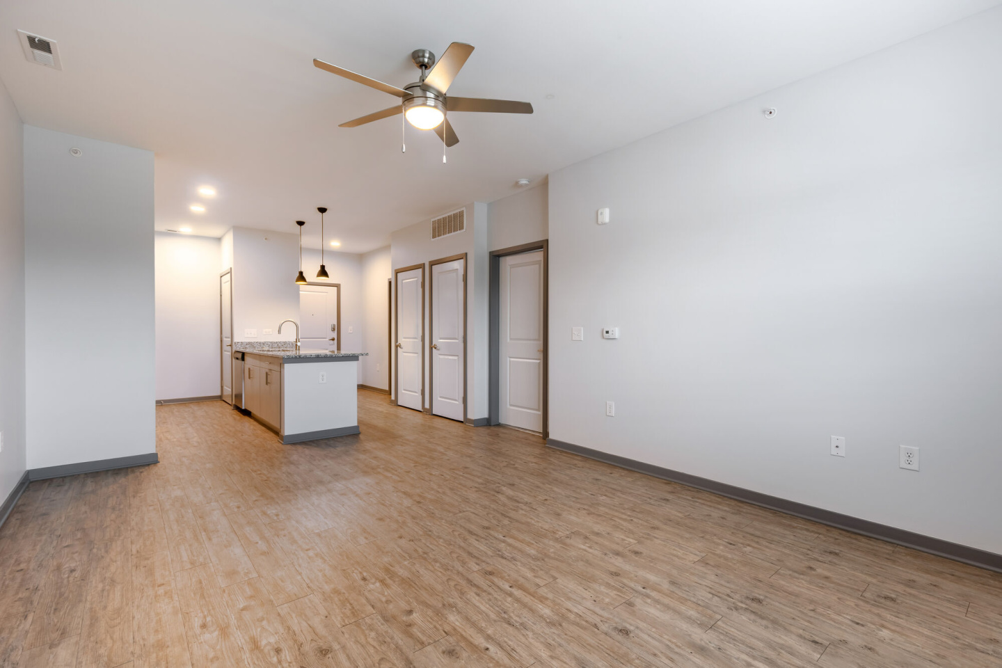 Wilshaw Apartments Image 36