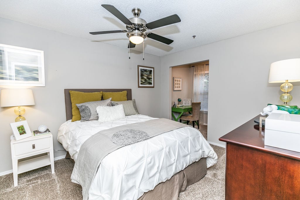1401 West Paces Image 35