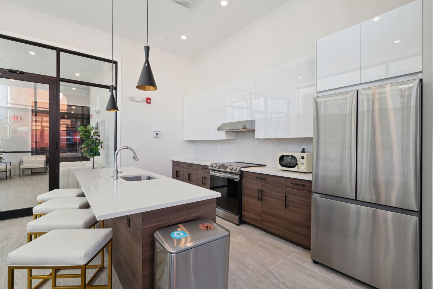720 Thompson Street Image 9