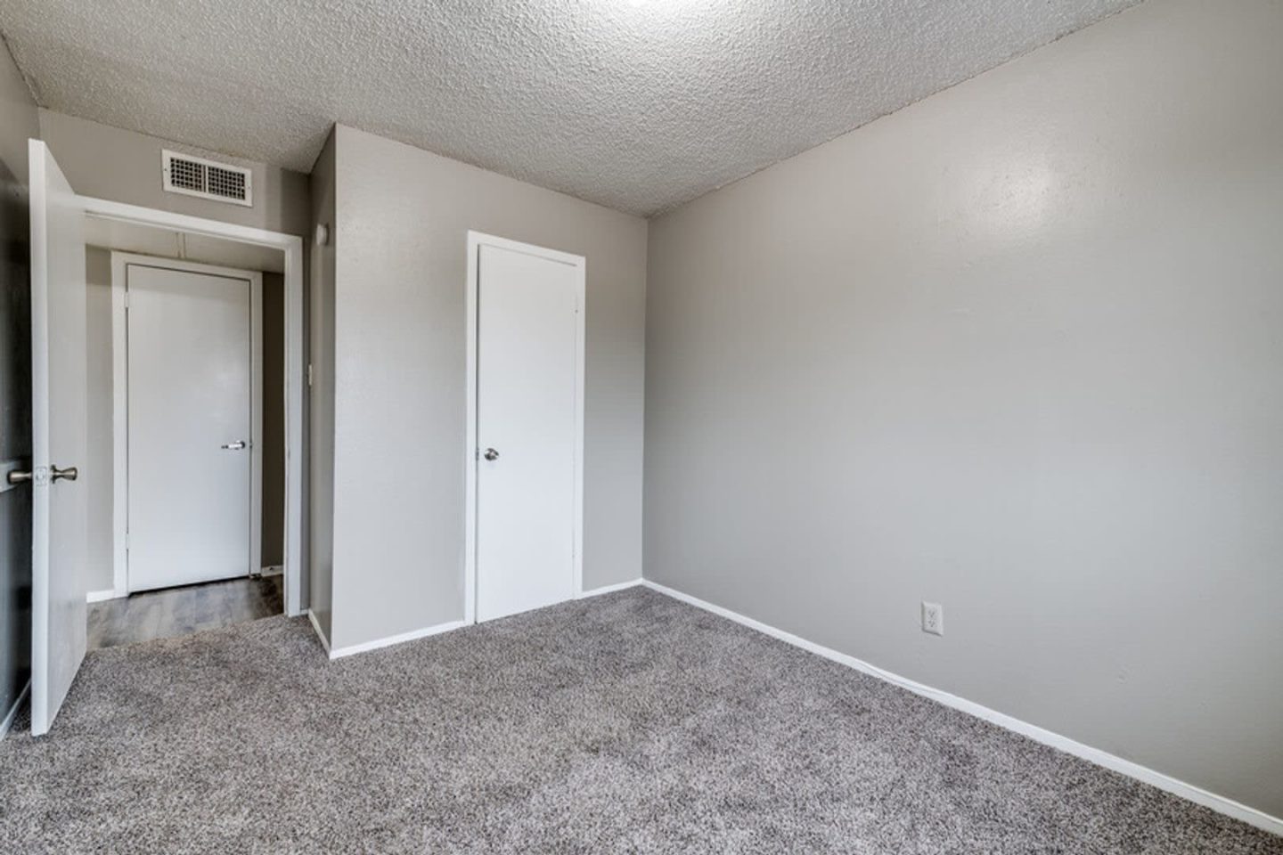 Sky Landing Apartments Image 30