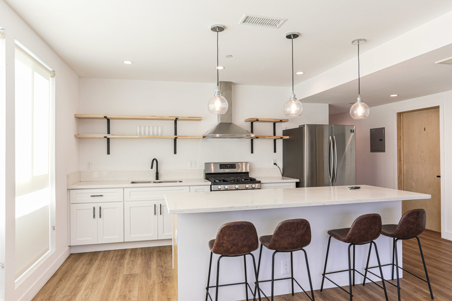 1651 W 37th Pl - Co-Living Housing Image 8