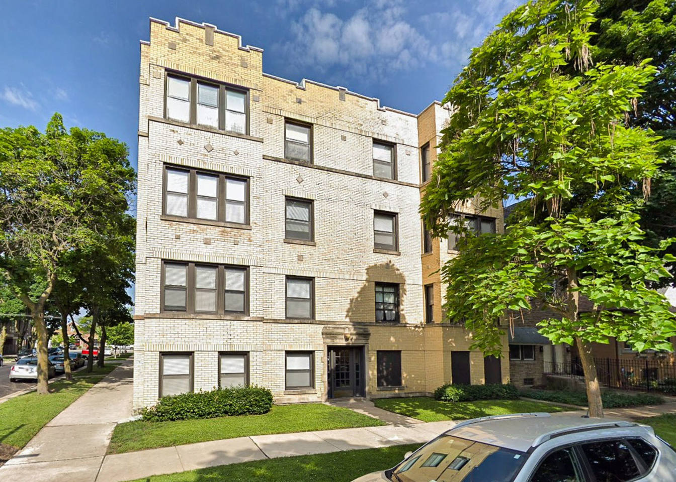 3300-02 N. Claremont / 2334-44 W. School Image 4