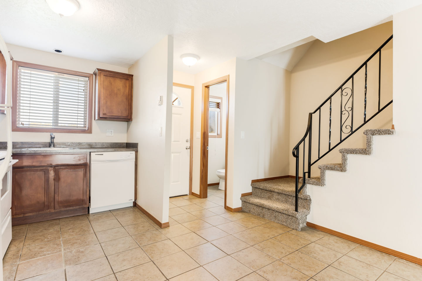 Townhouse Village Apartments Image 12