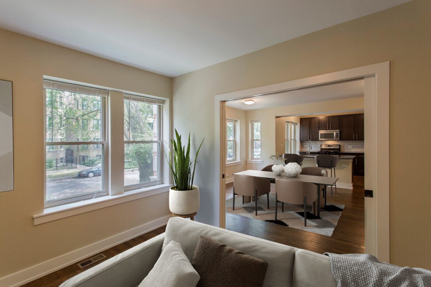 5056 North Winchester Apt. Image 4