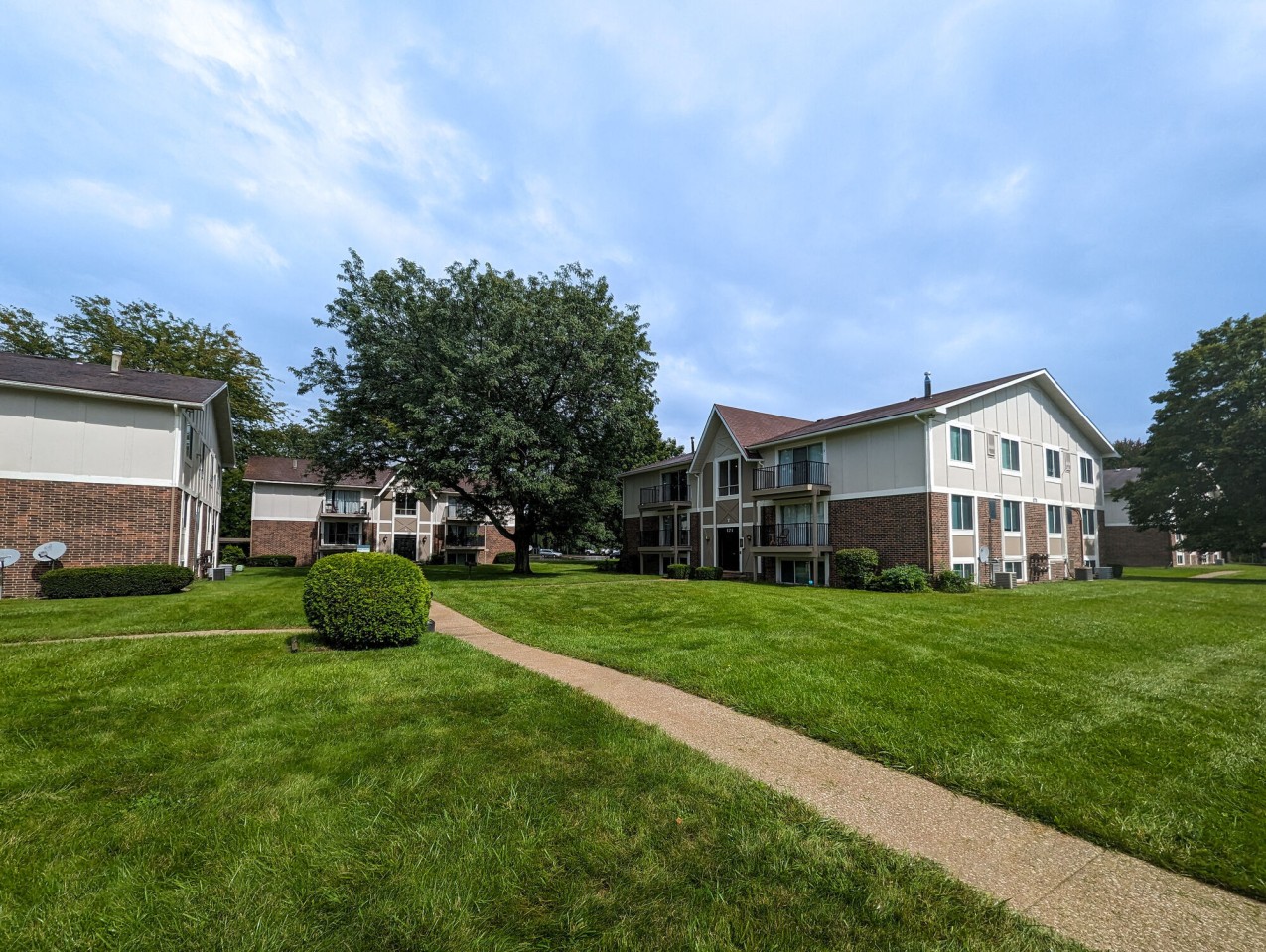 Camelot Place Image 11