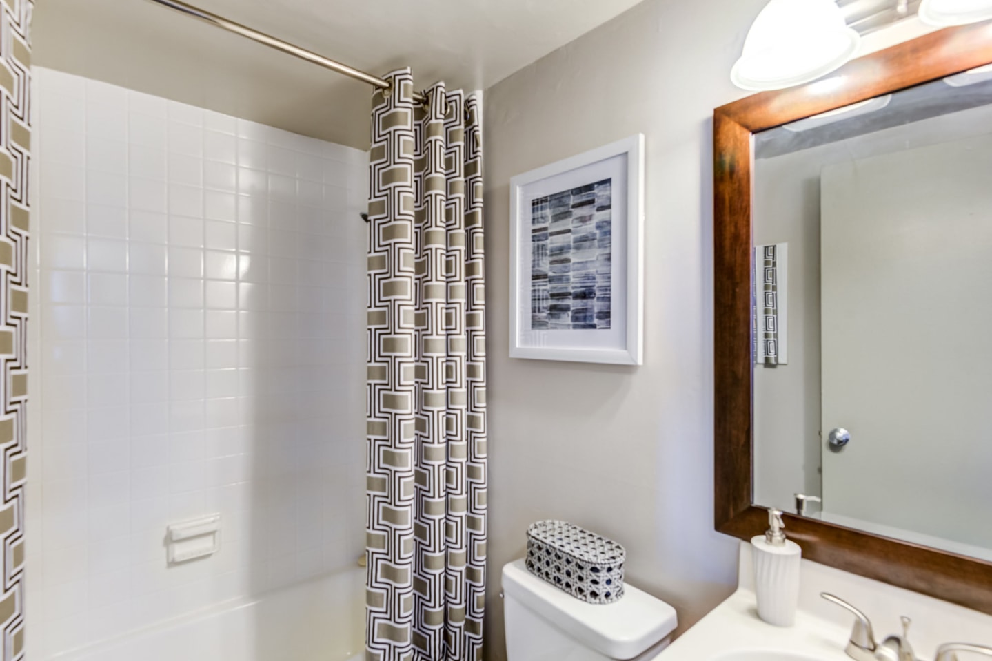 The Square at 511 Apartments - Affordable Housing Image 16