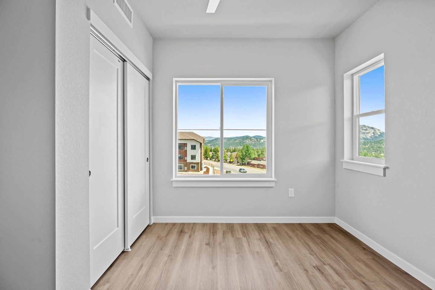 Prospector Apartments Image 14