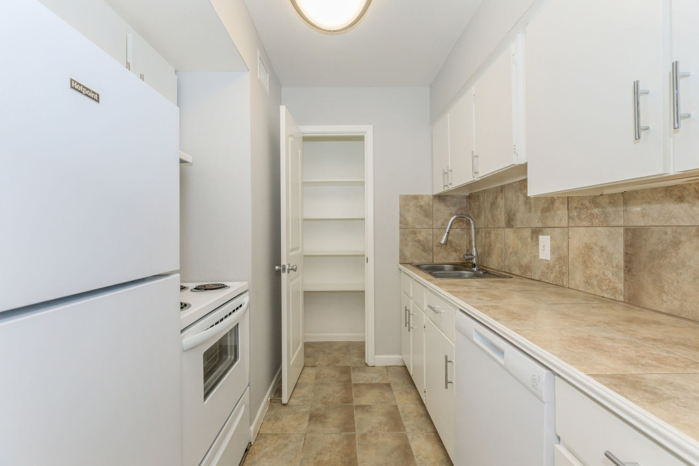 Alameda Apartments Image 5
