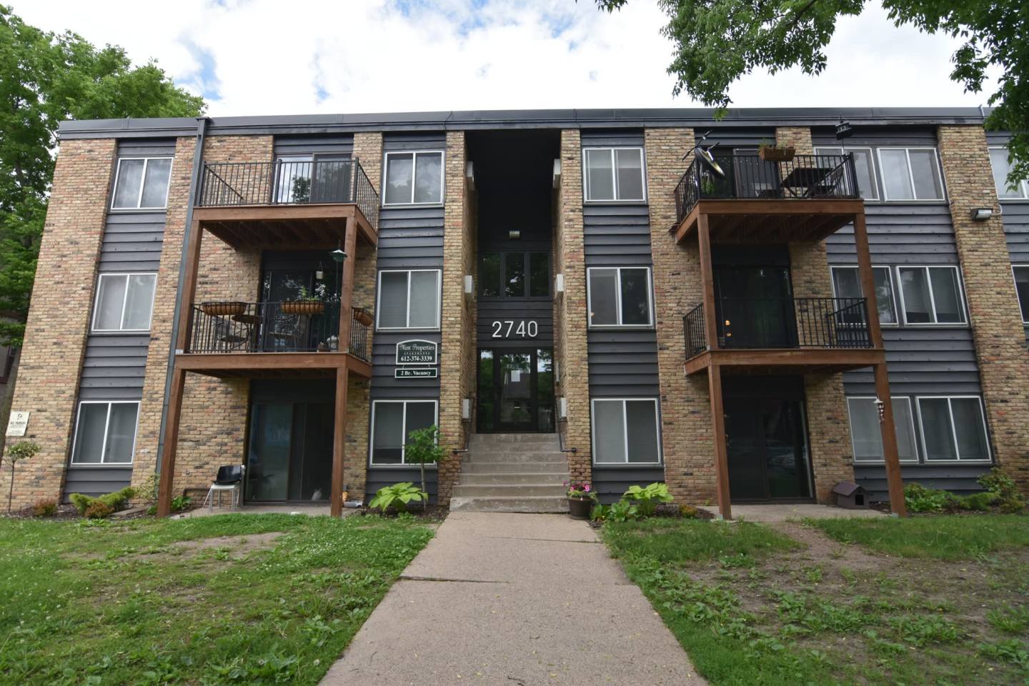 2740 Pleasant Avenue S Image 14