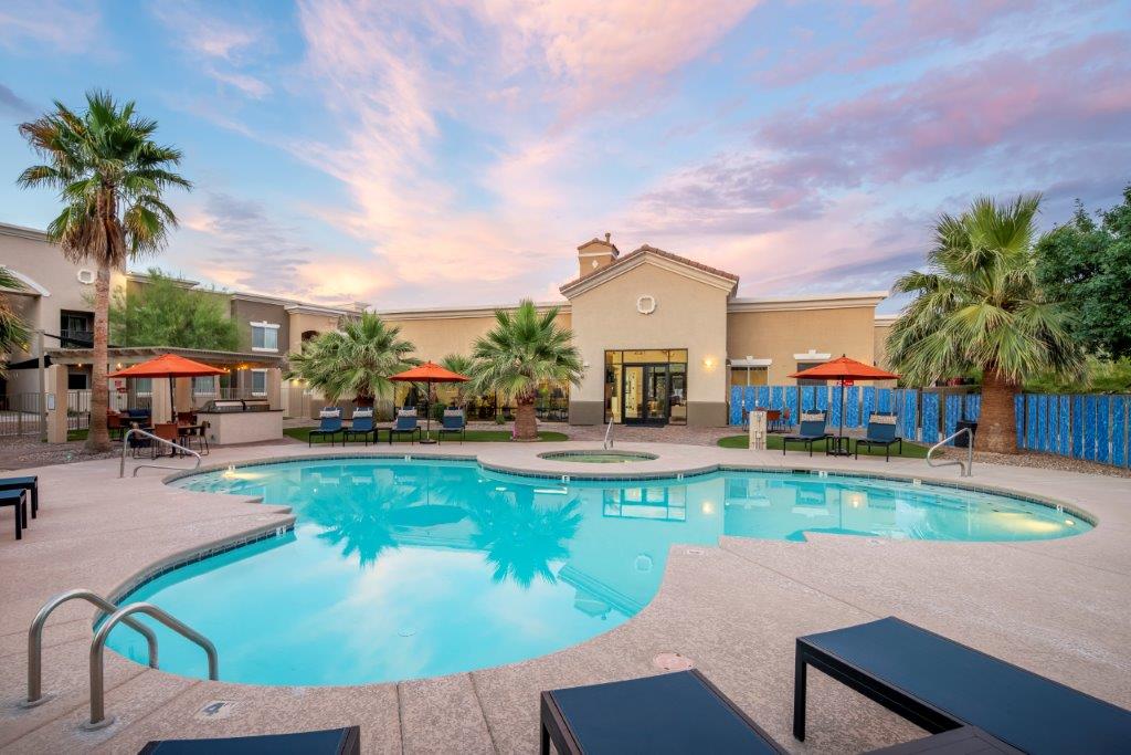 Equestrian Luxury Apartment Homes Image 9