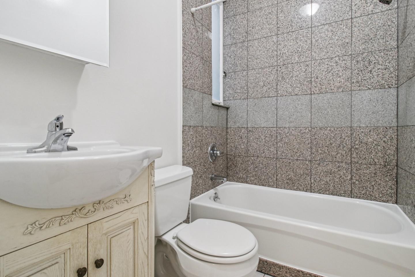 814 California Image 6