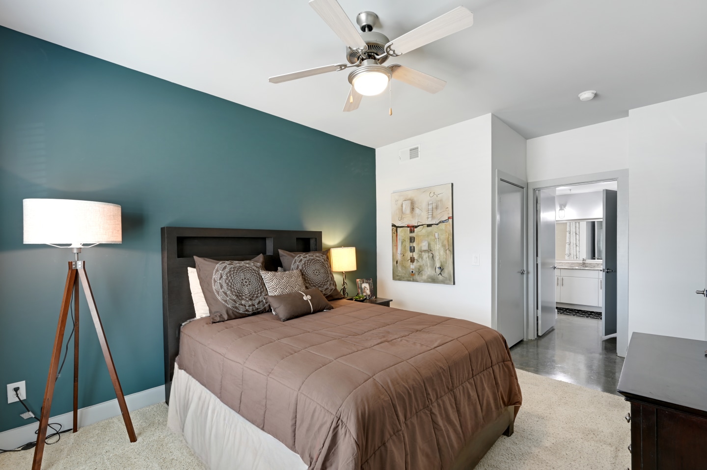 5225 Maple Avenue Image 10