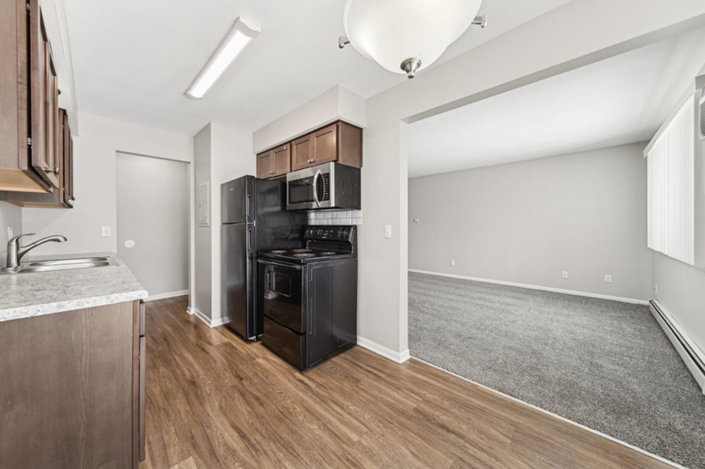 Williamsburg Apartments Image 2