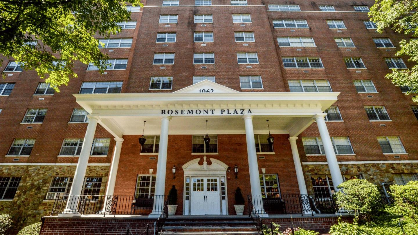Rosemont Plaza Image 19