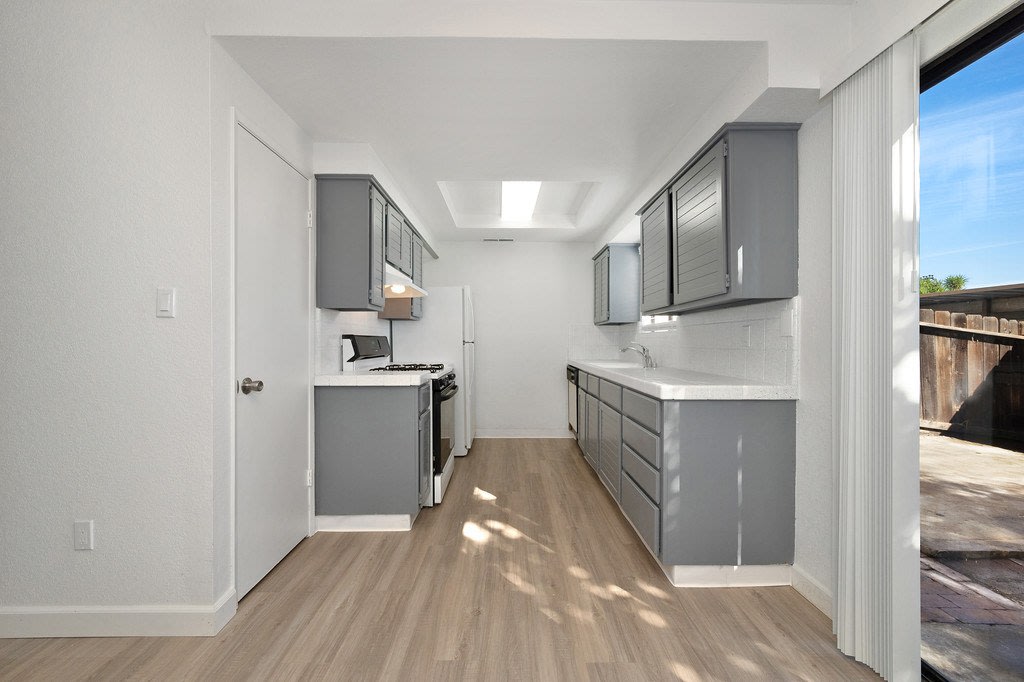 Townhomes at 201 Image 15