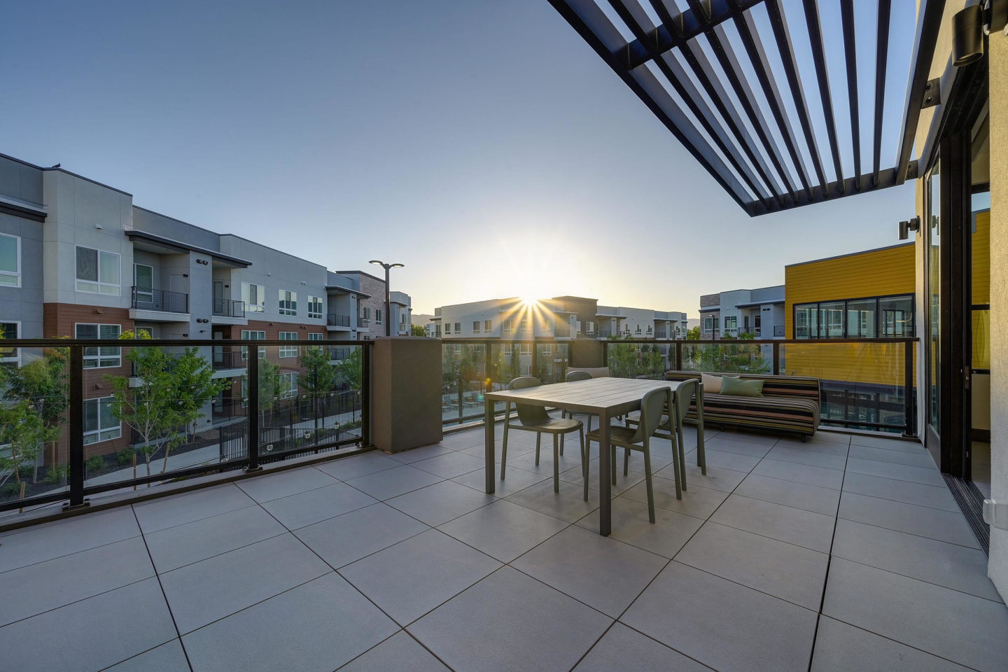 Halcyon Apartments Image 194