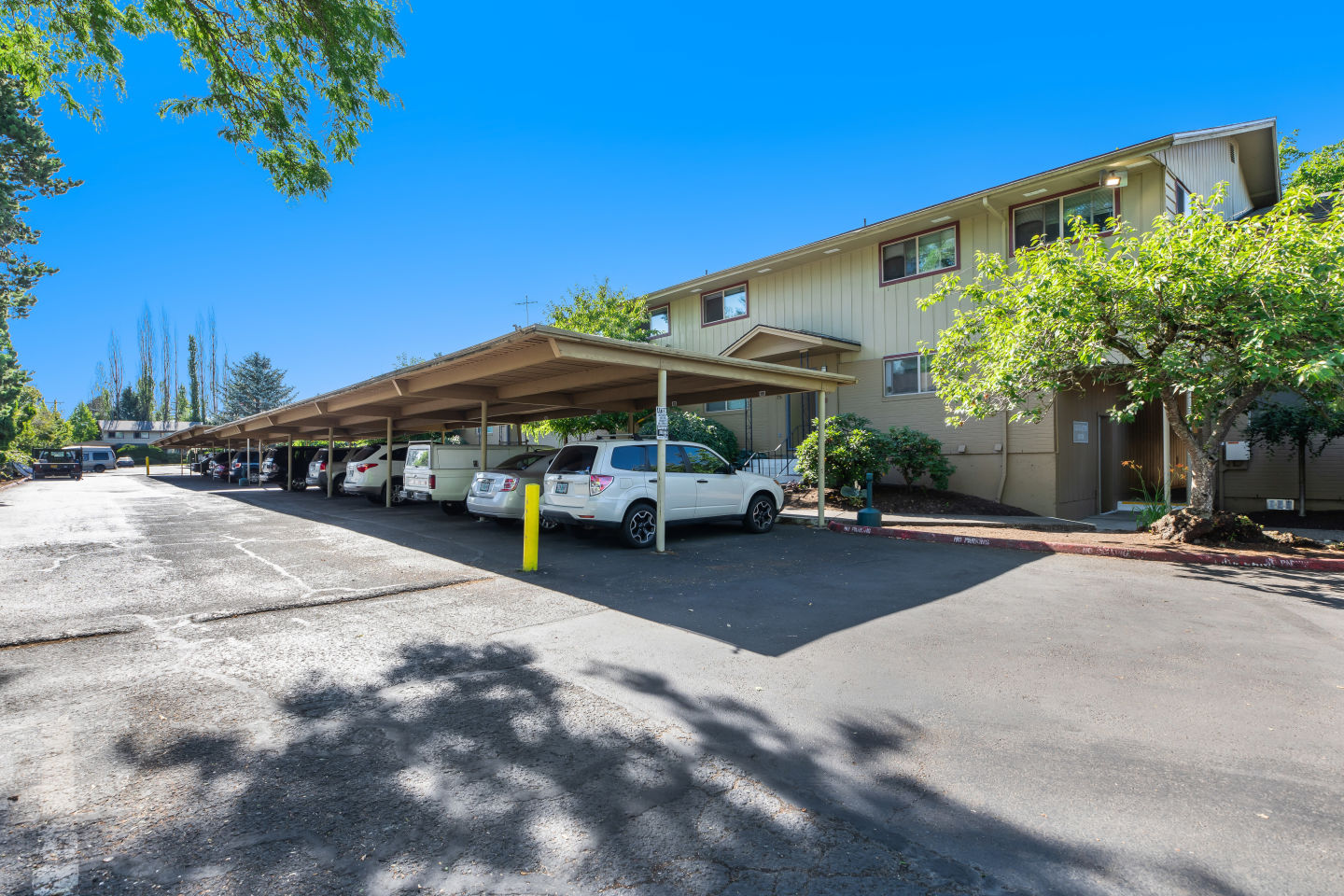 West Royal Apartments Image 4