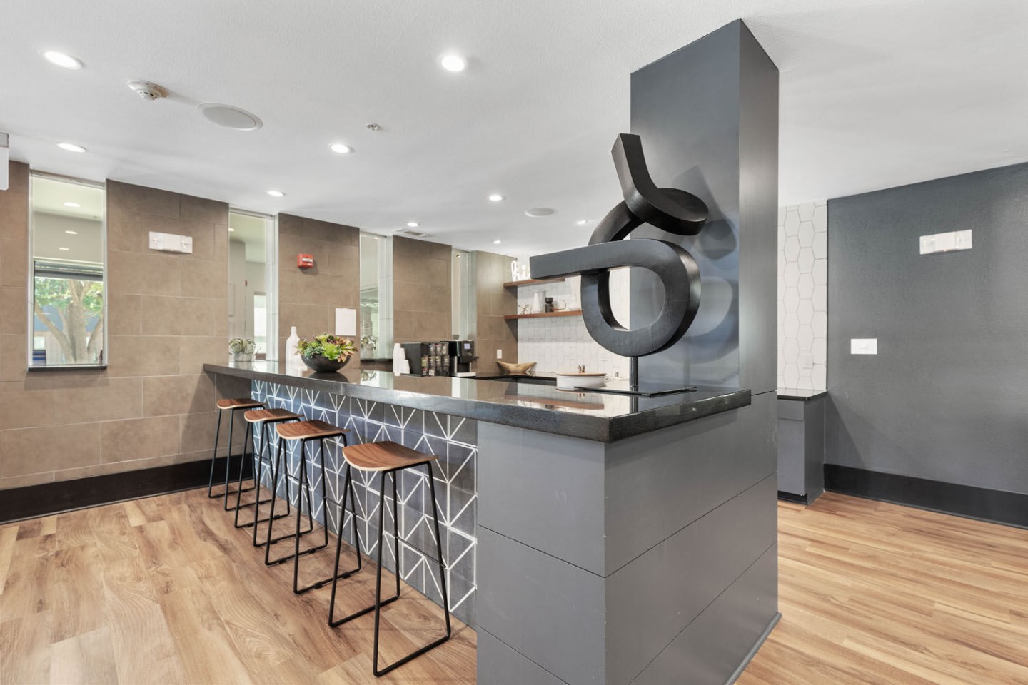 The Encore Apartments Image 3