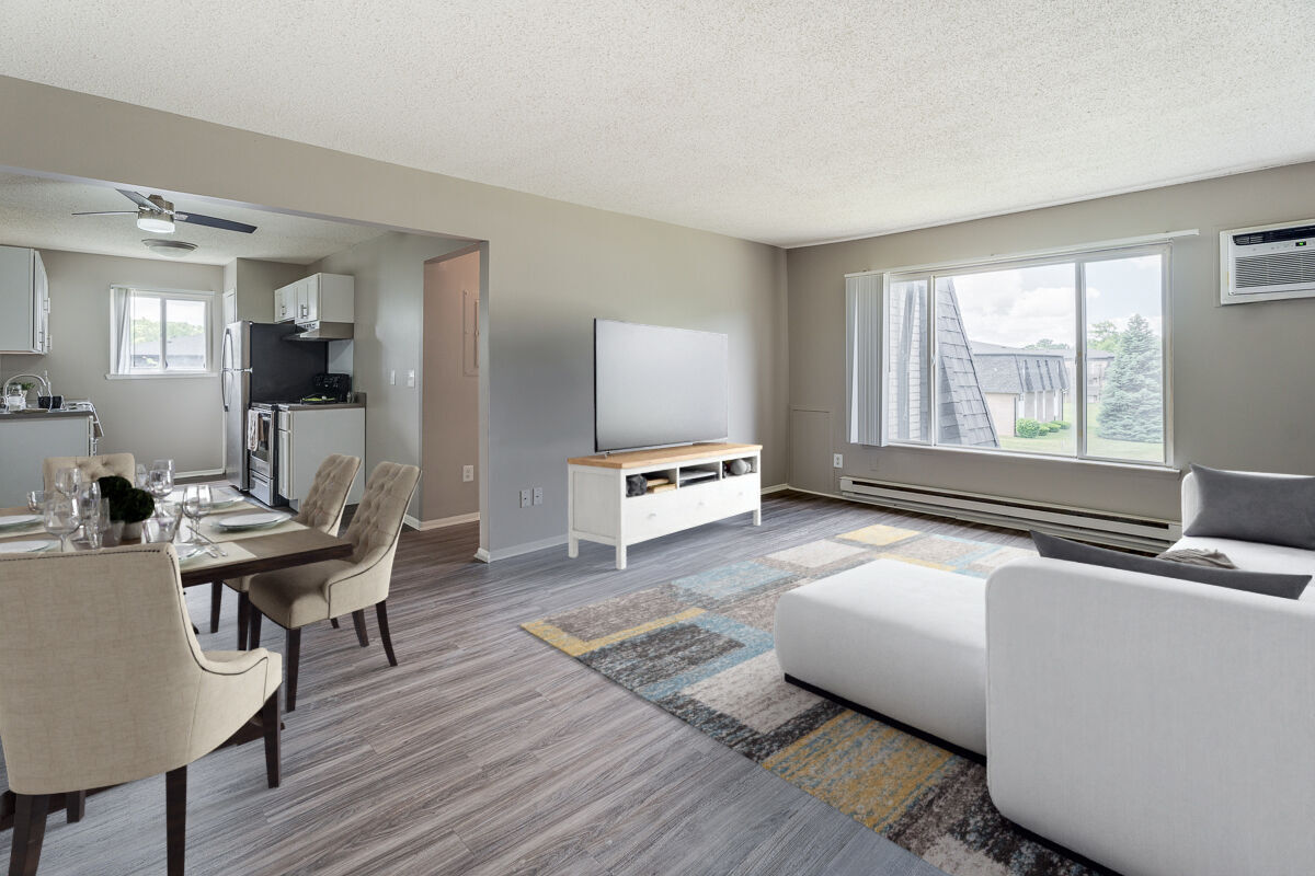 Hampton Court Apartments Image 1