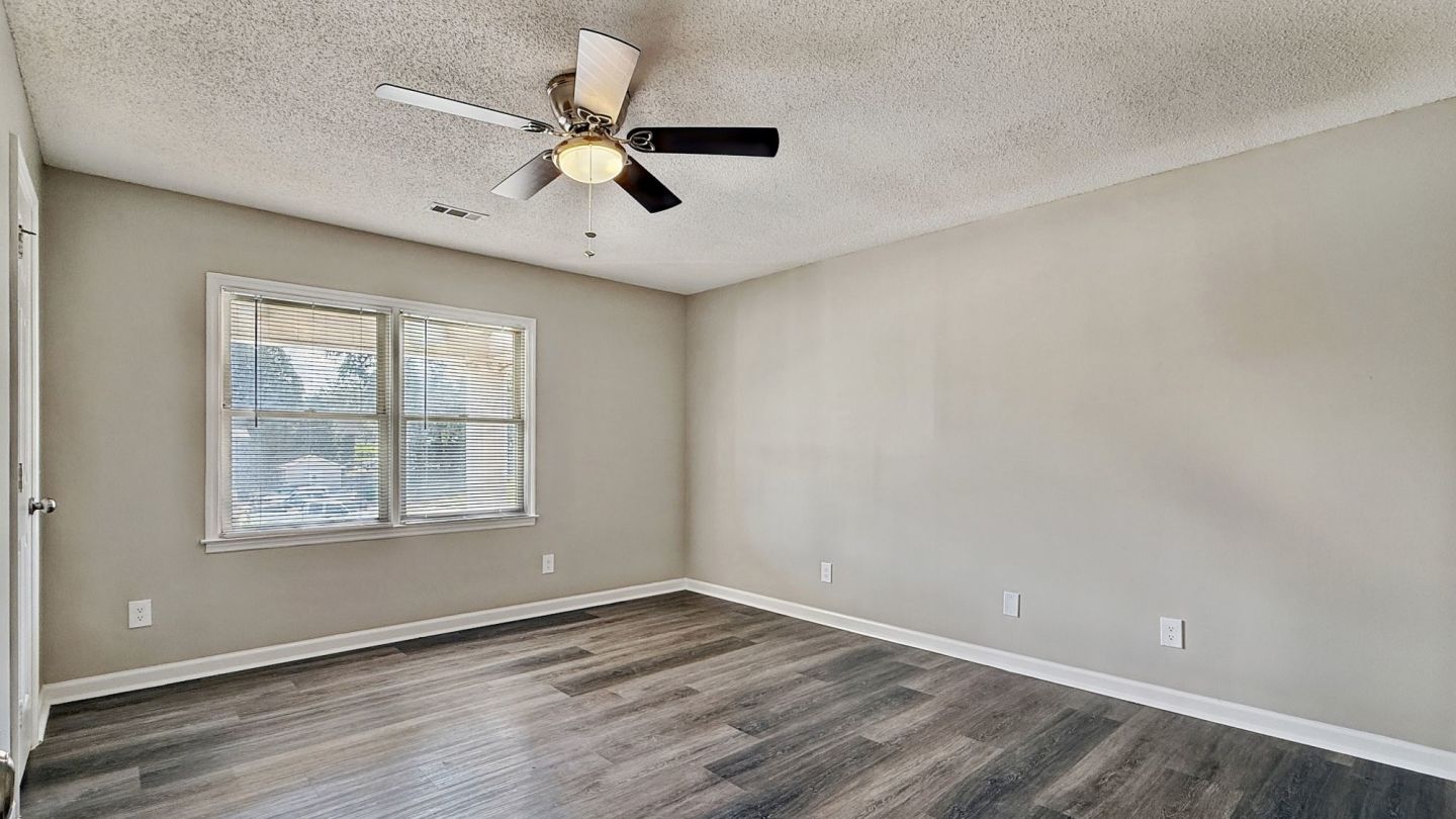 Holly Hills Image 17