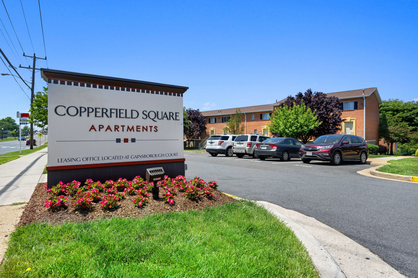 Gainsborough Court, Churchill Mews, and Copperfield Square Apartments & Townhomes Image 8