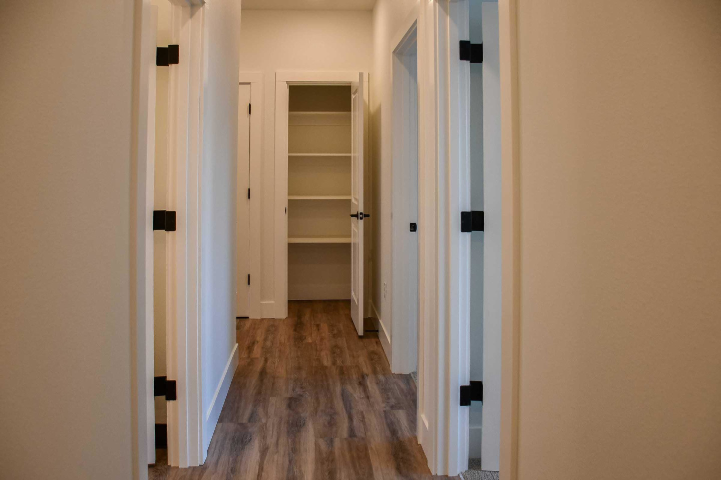 Lakeview Apartments Image 18