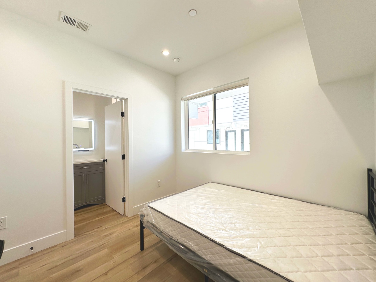 2909 Kenwood Avenue - Co-Living Housing Image 14