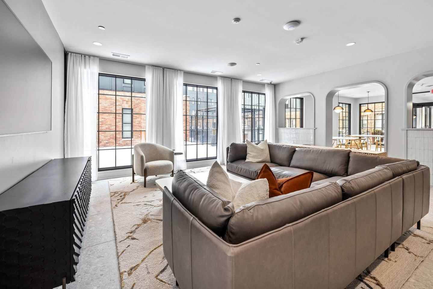 Jaeger Square Image 14