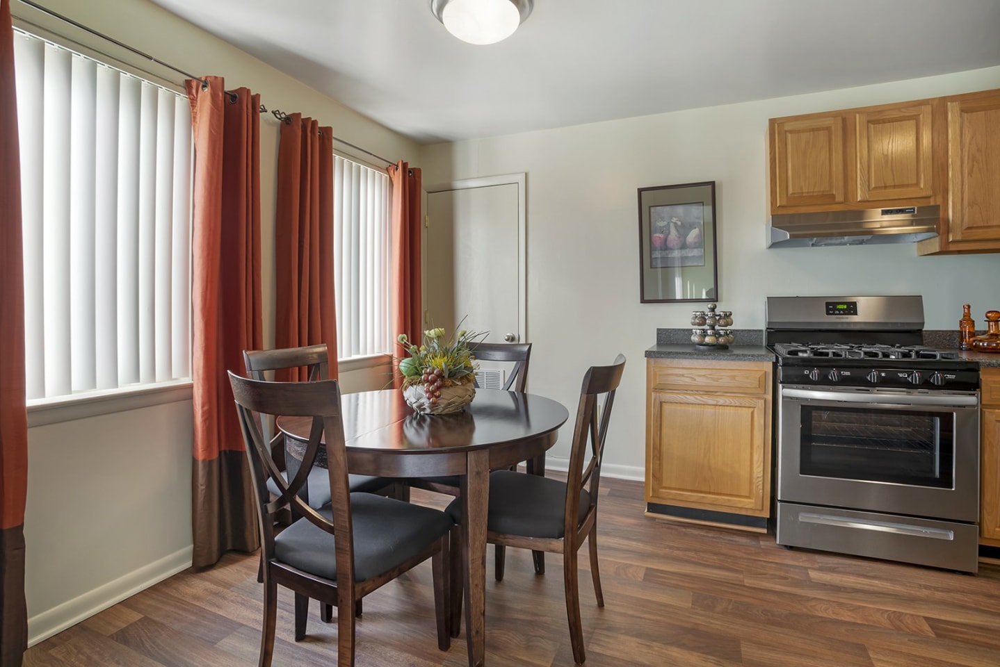 The Apartments at Elmwood Terrace Image 10