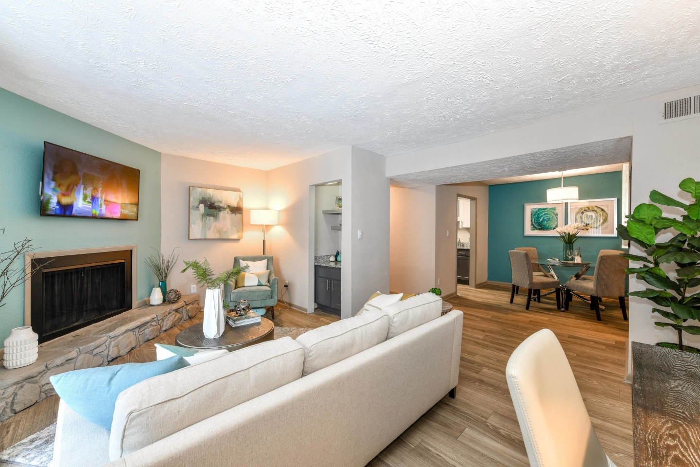 The VUE at Crestwood Apartments Image 4