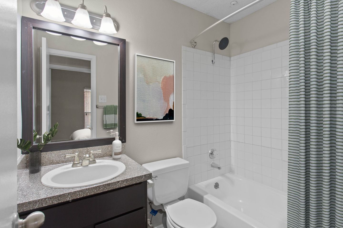 Woodchase Apartments Image 14