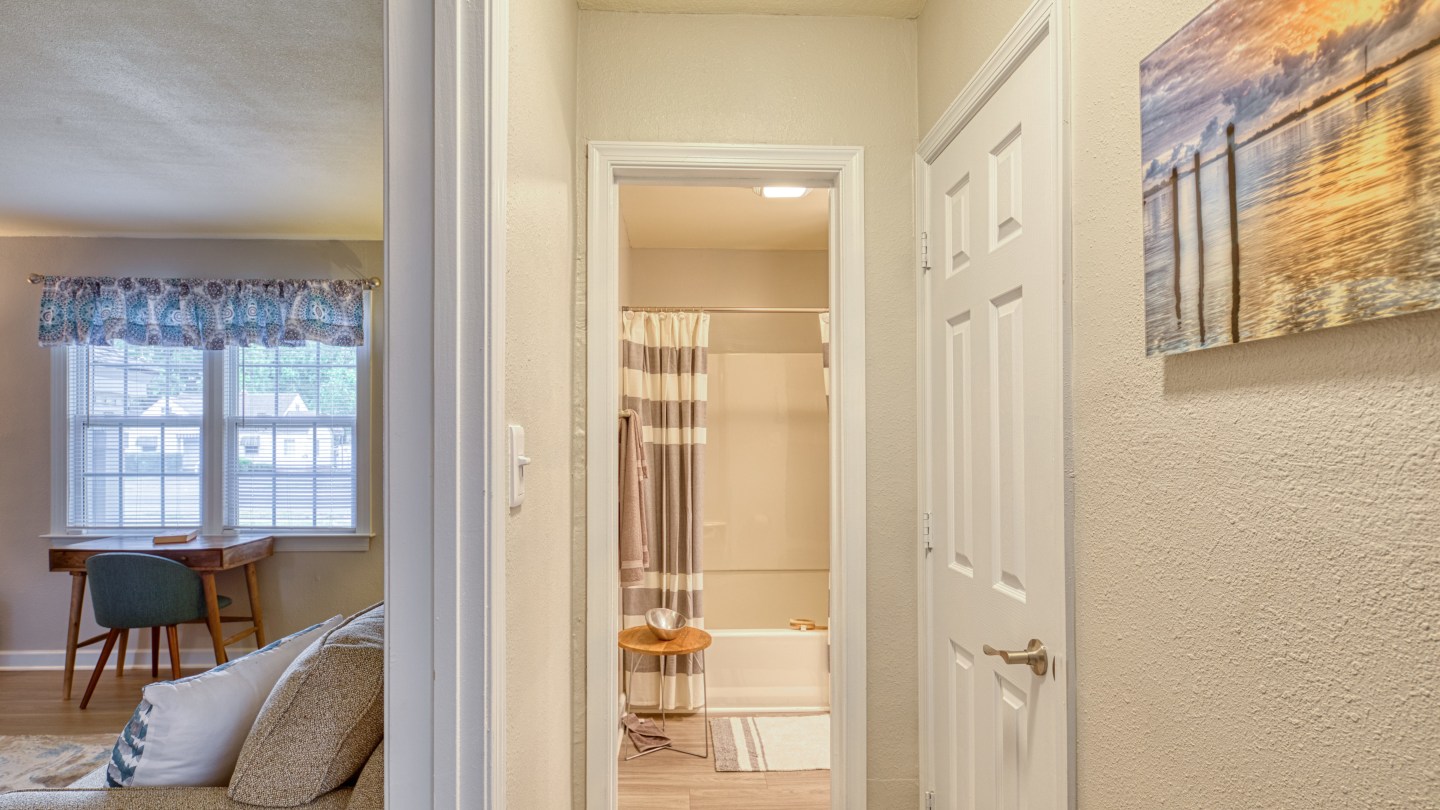 Bondale Apartments Image 3