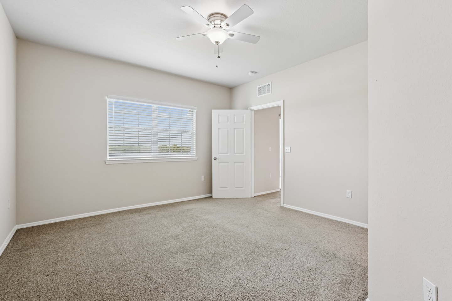 Century Lakehouse Image 40