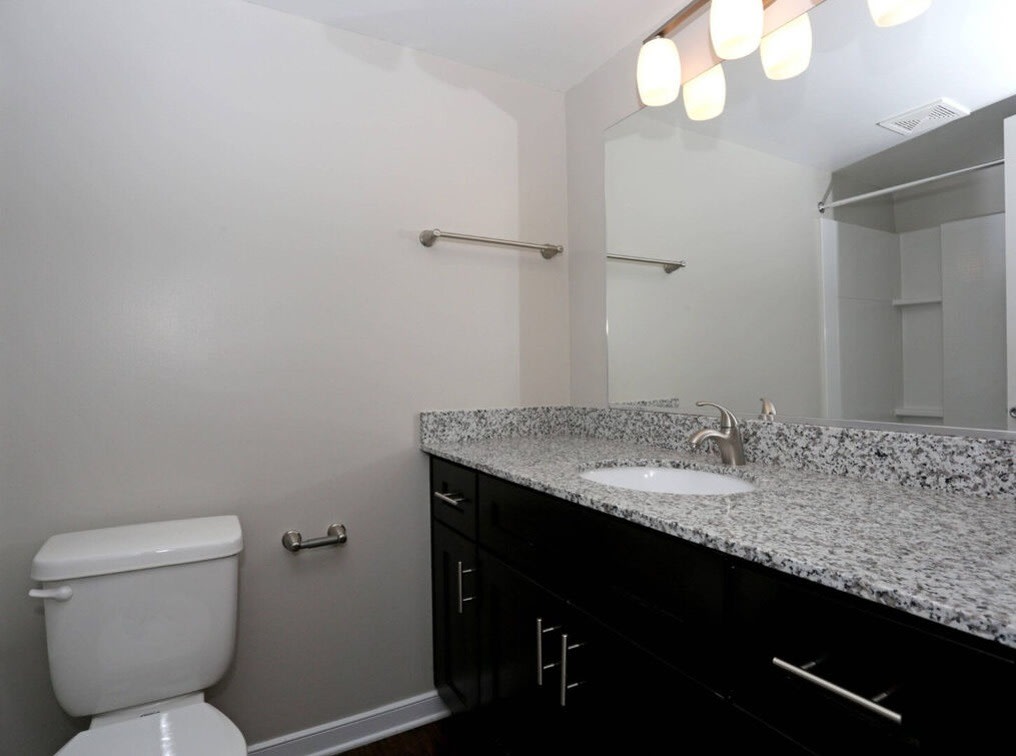 Carriage Club Apartments Image 9