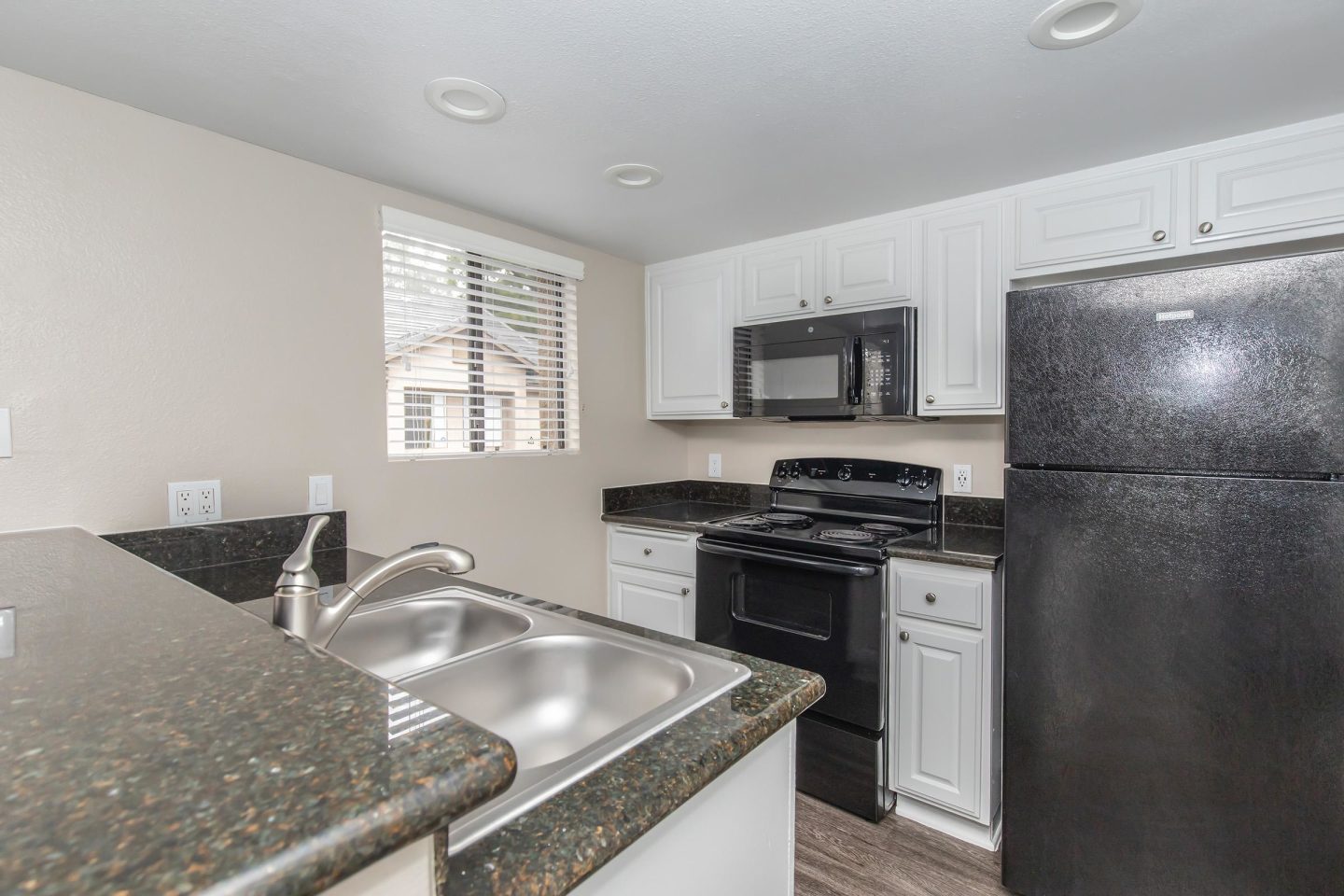 Mosaic Apartment Homes Image 37