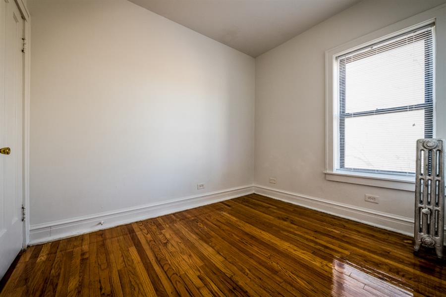 6400 S. Rockwell Street Apartments Image 3