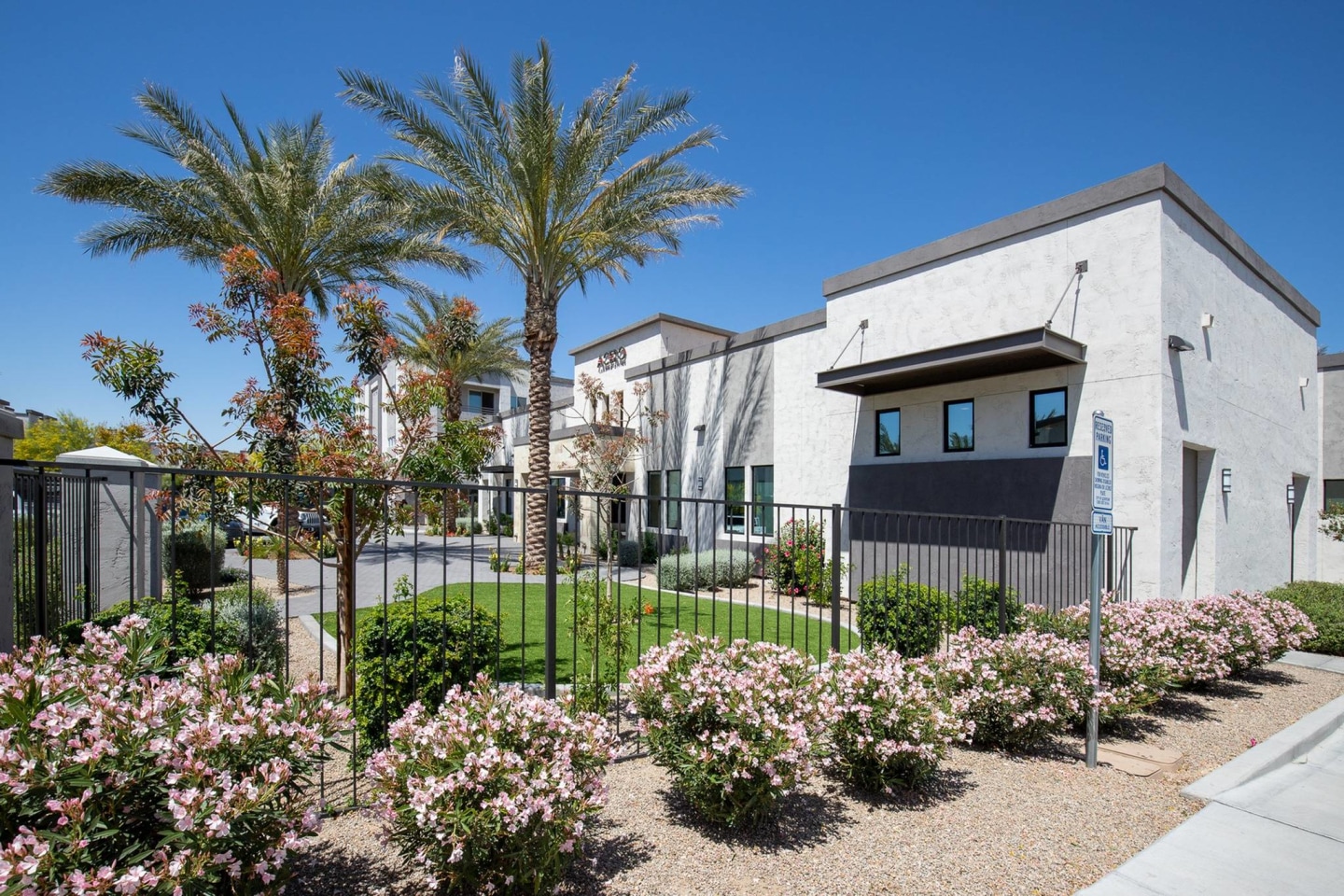 Acero Estrella Commons Image 29