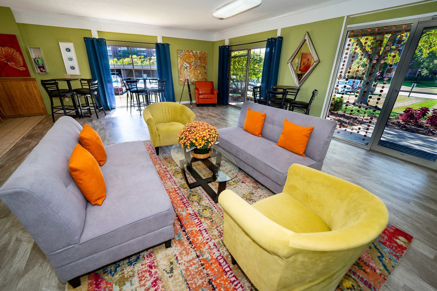 Laurel Village Apartments Image 9