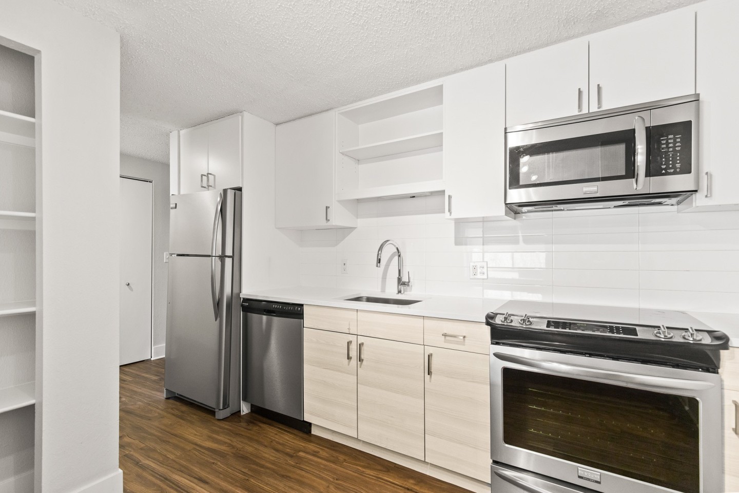 2121 Canyon Image 2