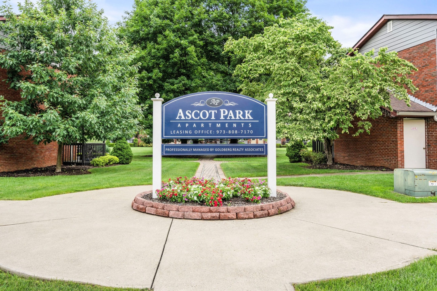 Ascot Park Apartments Image 13