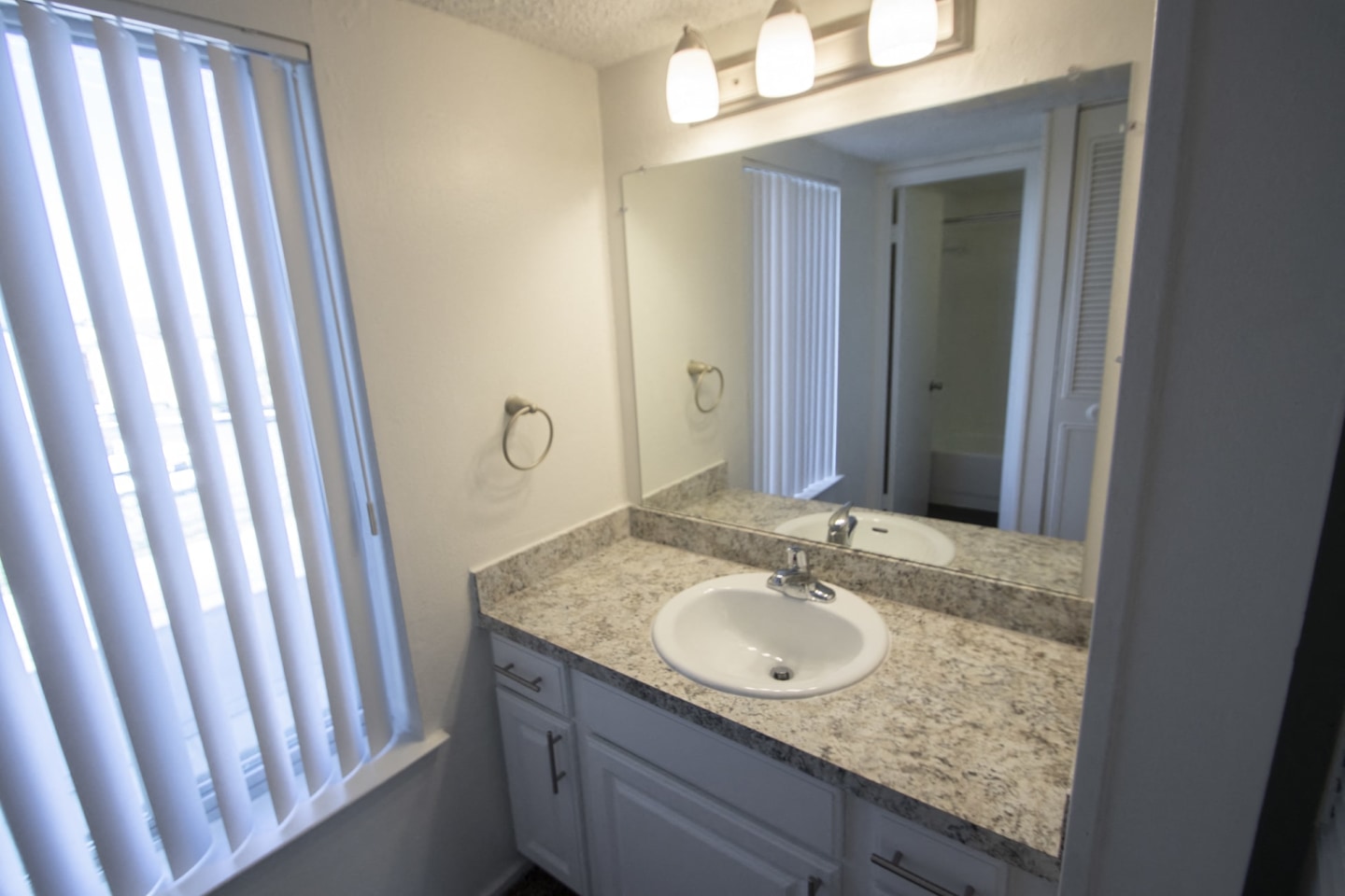 Harvard Square Apartments Image 30