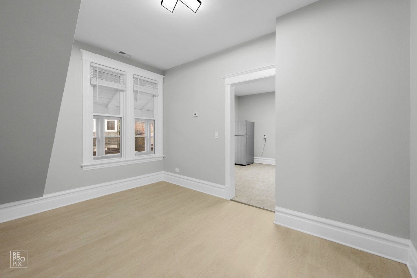 2542 S Trumbull Image 16