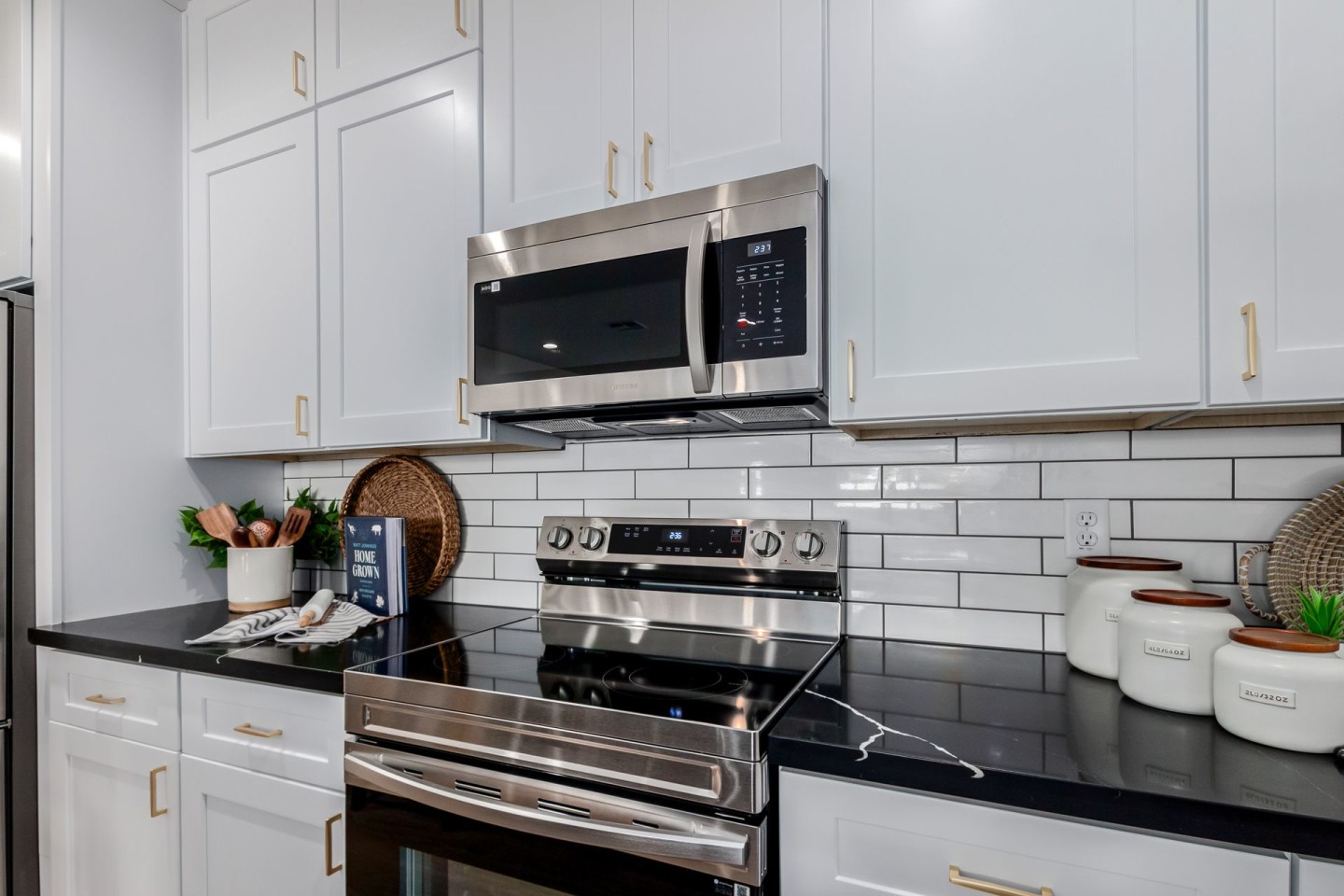 CJ Luxury Townhomes Image 20