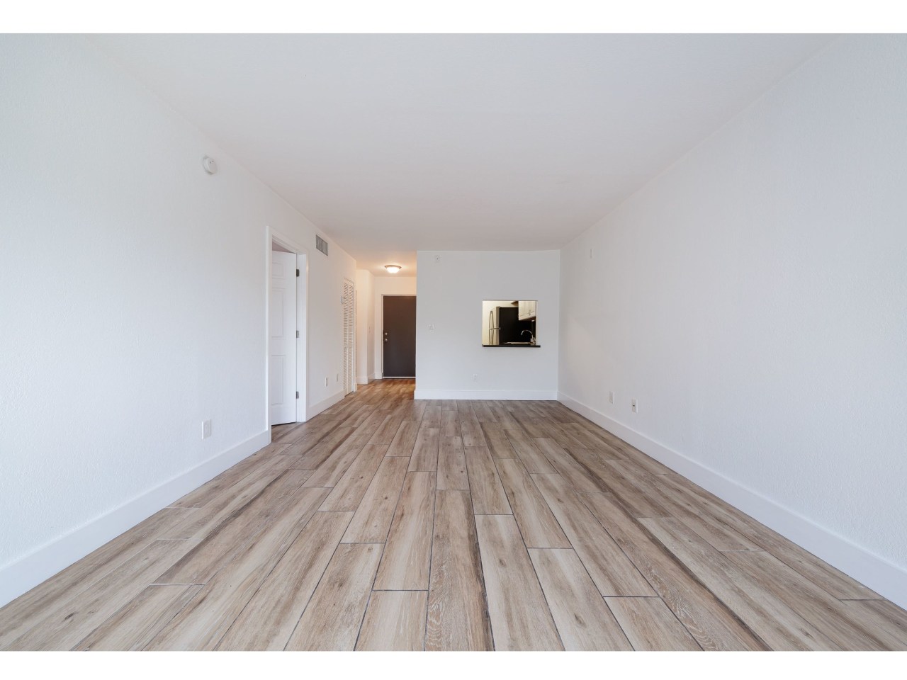 Miami Shores Luxury Apartments Image 2