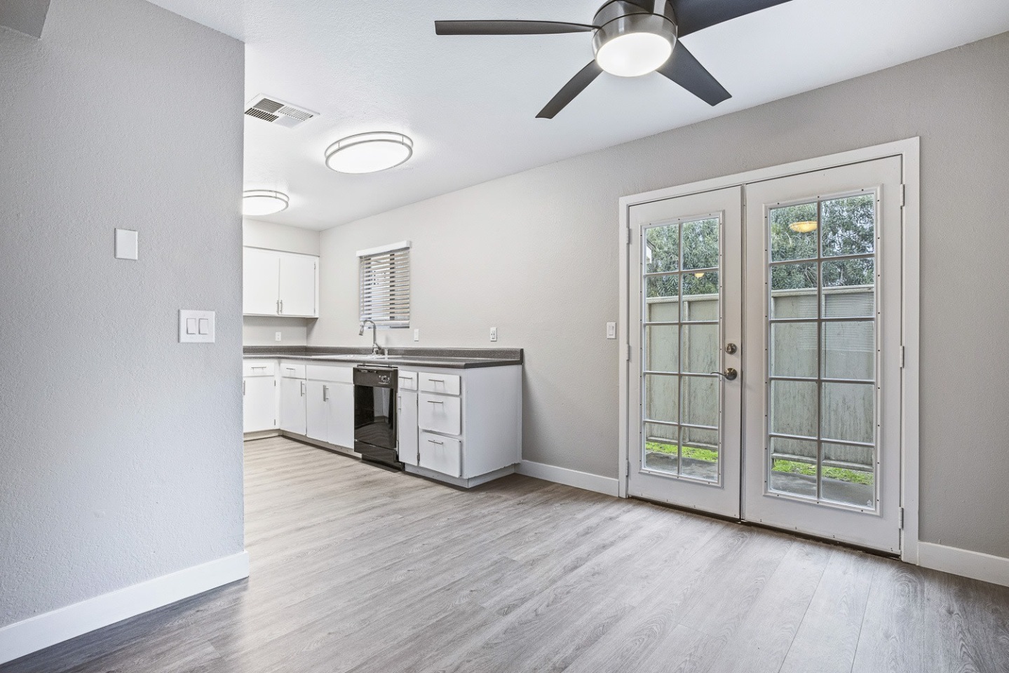 Oak Park Townhomes Image 19