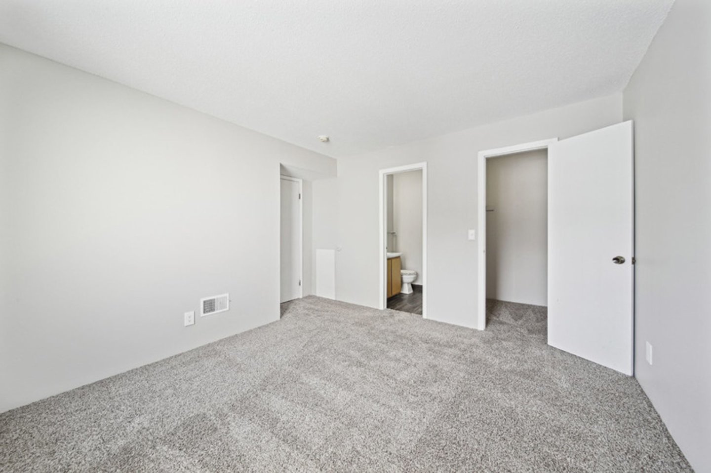 Fox Grove Apartments Image 17