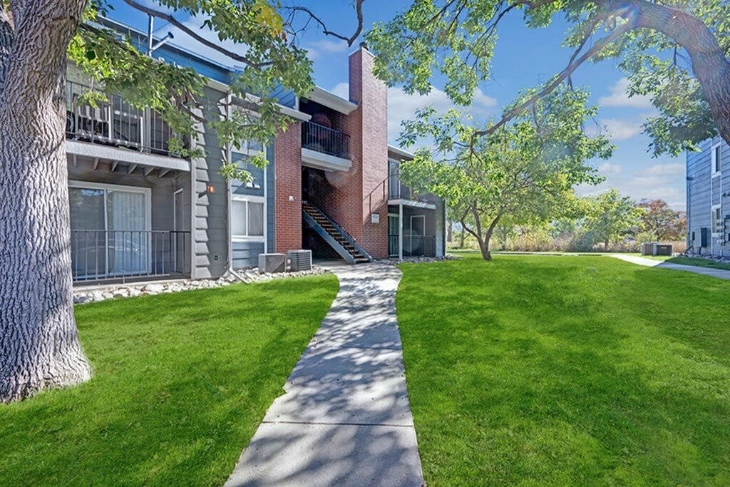 Summit Riverside Apartments Image 34