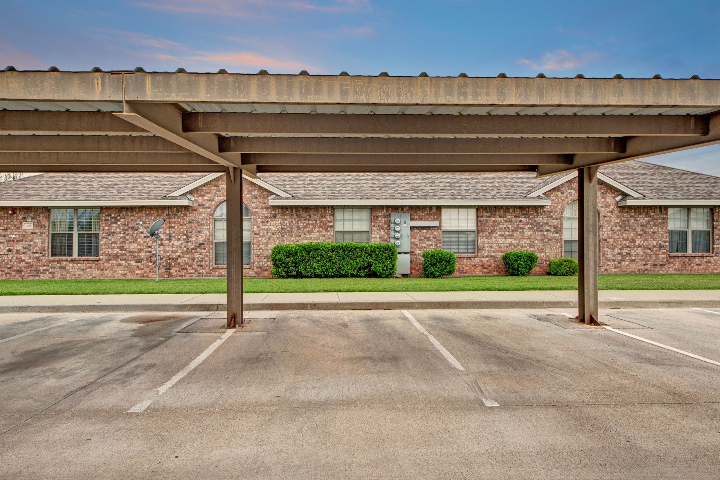 Lexington Court Image 7
