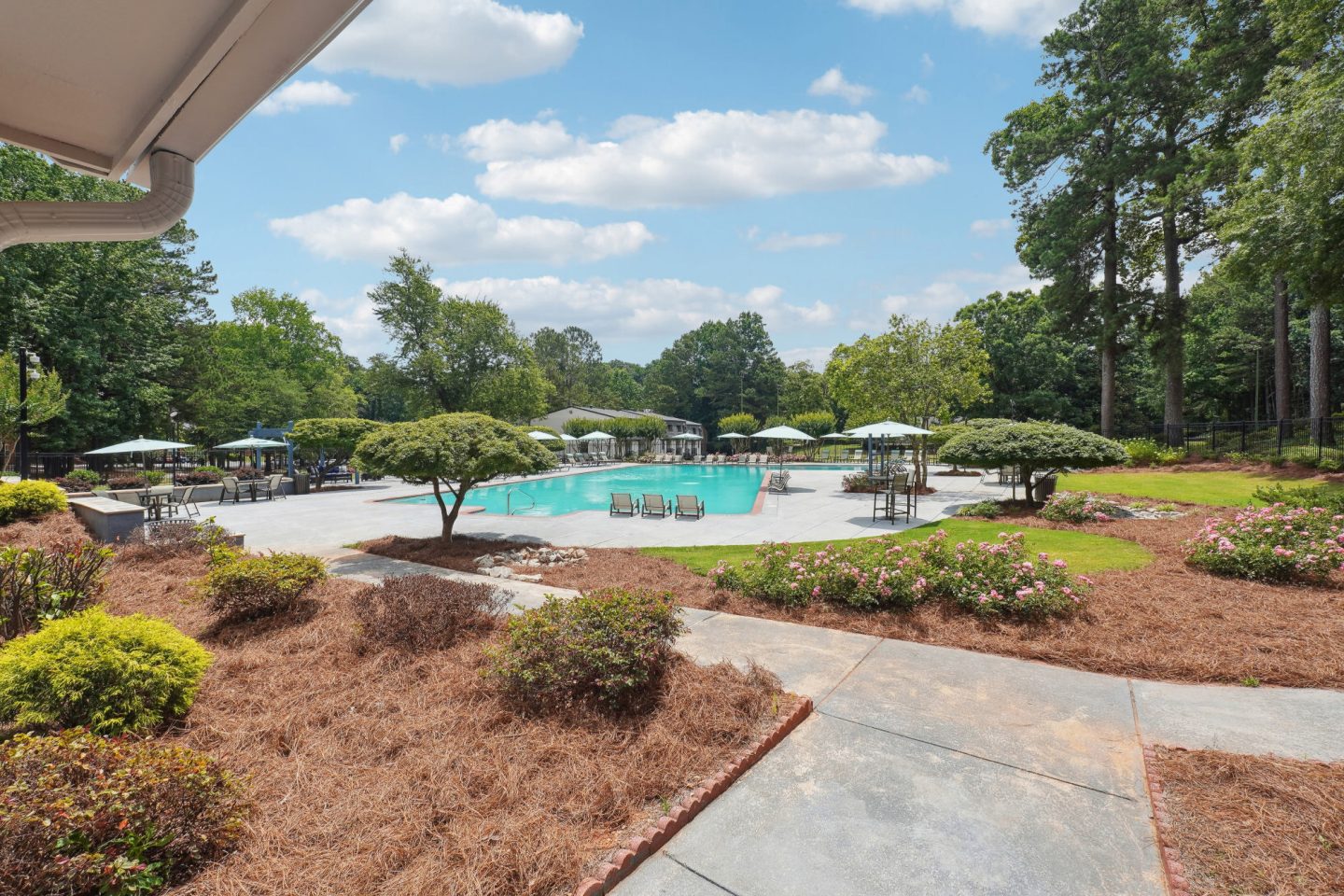 Avondale Village Image 22